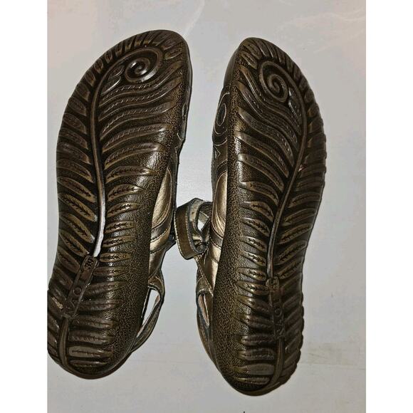 Naot Rongo Pewter Metallic 39 8 8M Laser Cut Leather Mary Jane Shoes Comfort